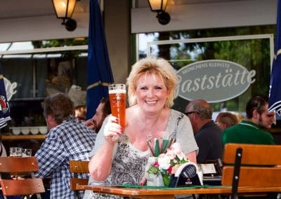 Bella Lerner, Gastwirtin von Münchens kleinster Gaststätte.